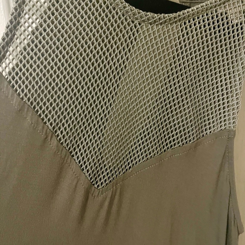 NWOT POL Olive Green Mesh Detail Tank Top - Button Missing Sz S - Picture 3 of 9